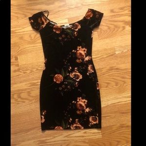 GARAGE - Black velvet flowered dress